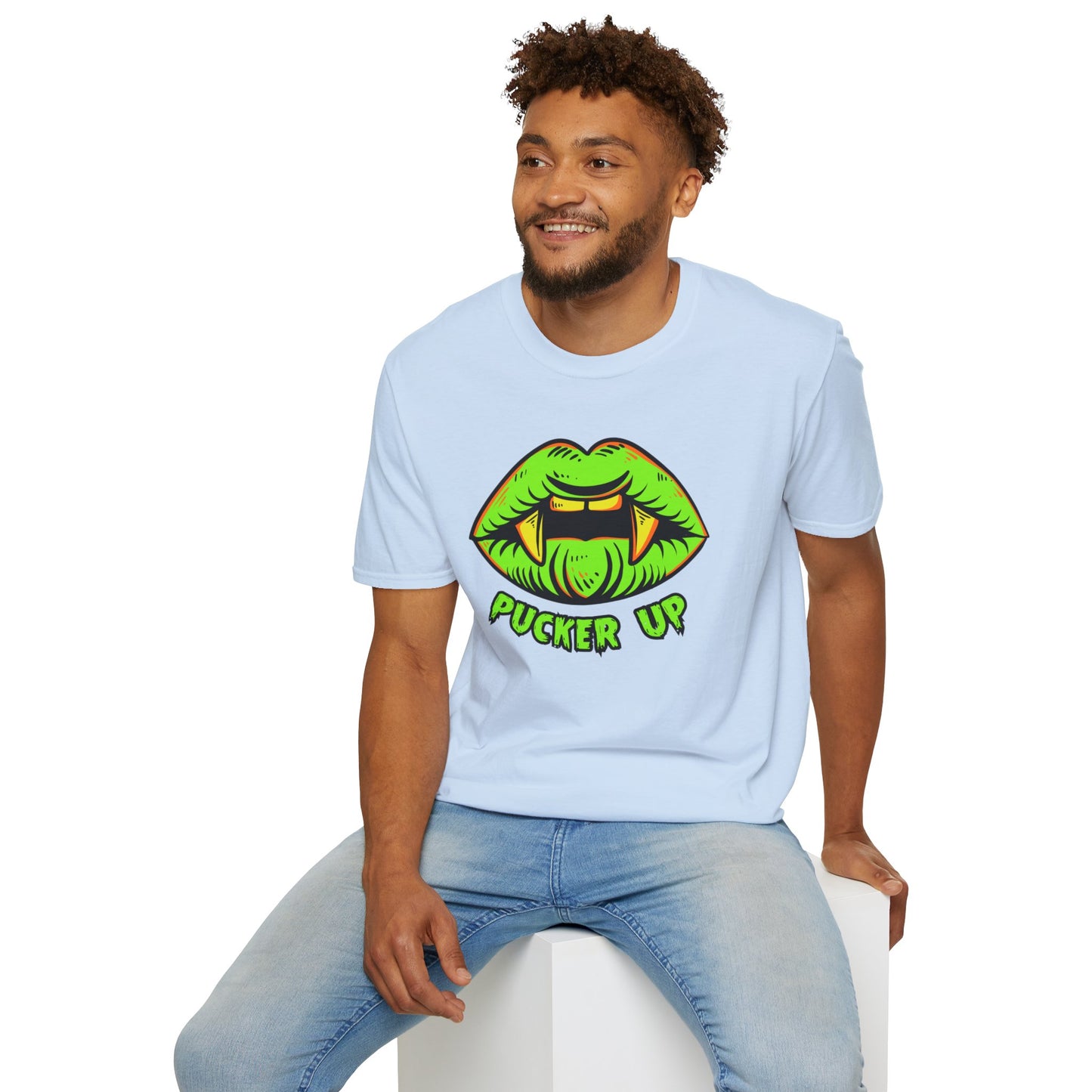 Pucker Up - T-Shirt