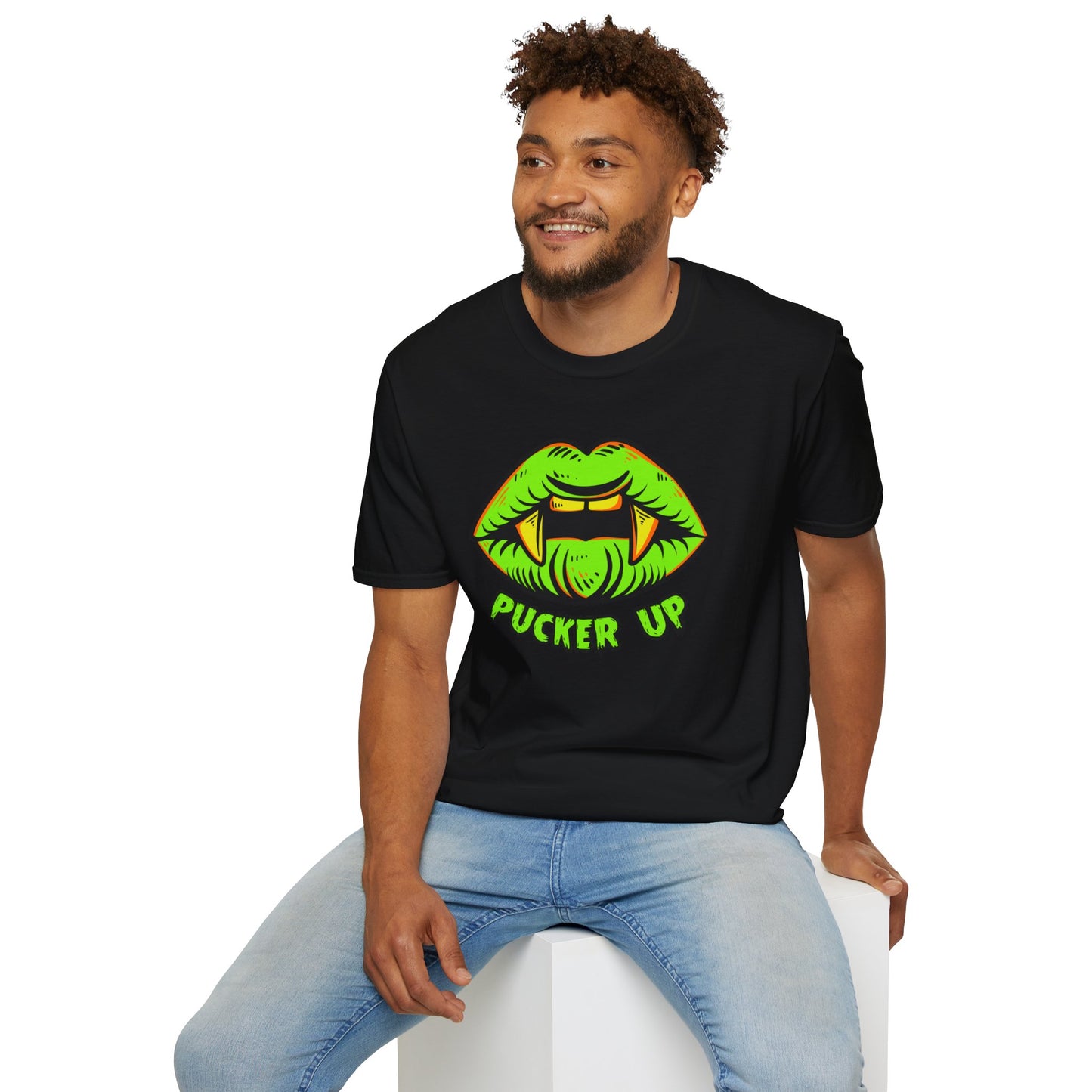 Pucker Up - T-Shirt