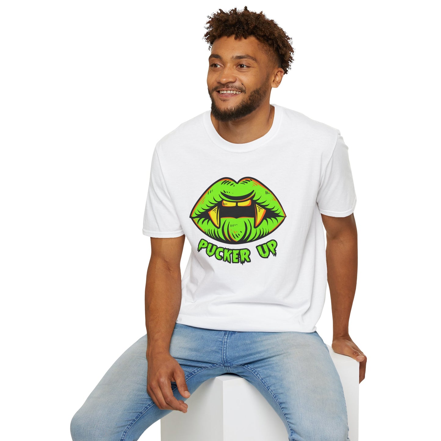 Pucker Up - T-Shirt